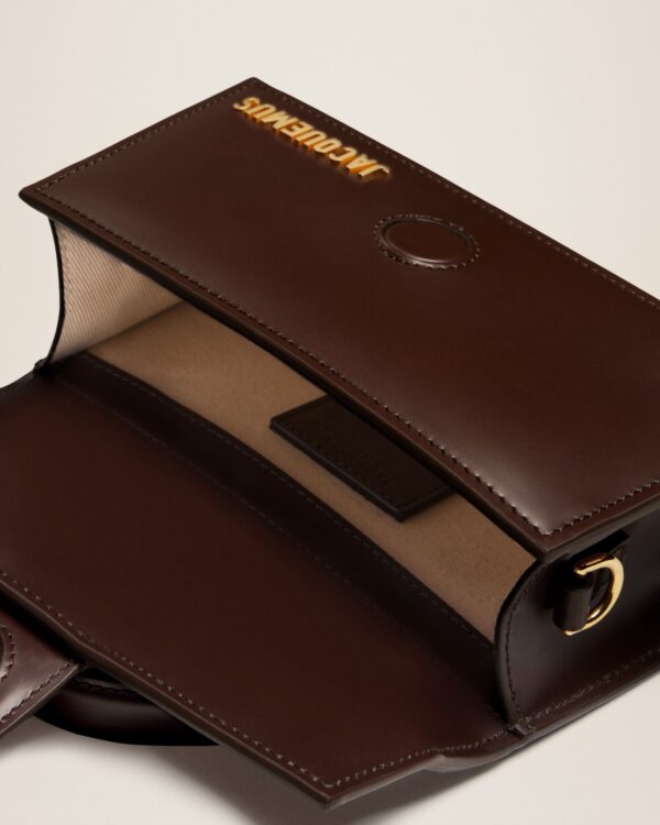 23E213BA006-3100-851_14.jpg Jacquemus Le Bambino Small flap bag