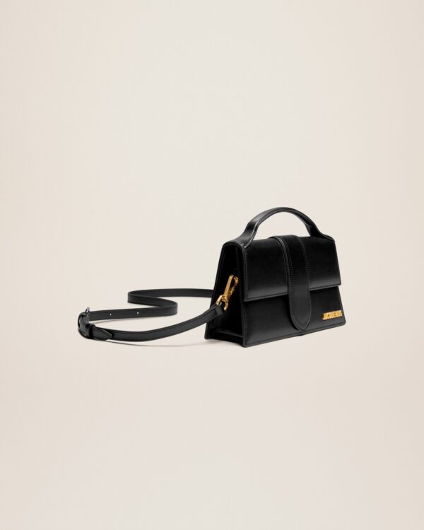 Jacquemus Le grand Bambino  Handbag with adjustable crossbody strap.