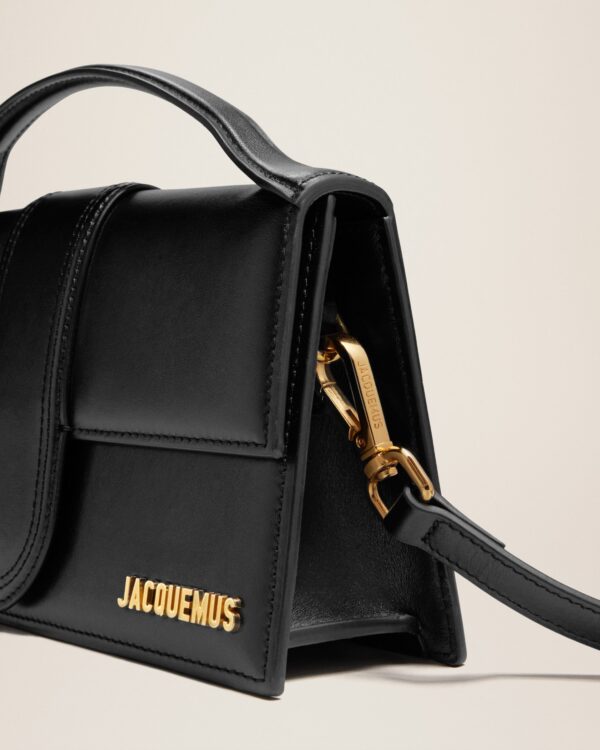 Jacquemus Le grand Bambino  Handbag with adjustable crossbody strap.