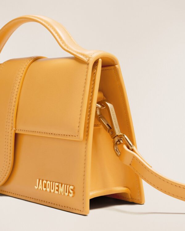 23E213BA007-3060-290_13.jpg Jacquemus Le grand Bambino Crossbody flap bag.