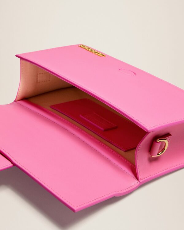 23E213BA007-3060-431_14.jpg Jacquemus Le grand Bambino Crossbody flap bag.