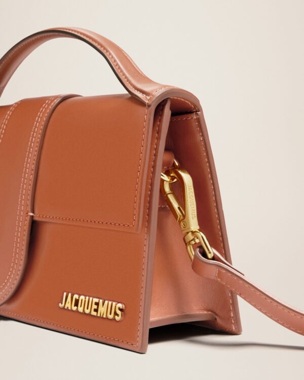 23E213BA007-3072-811_13.jpg Jacquemus Le grand Bambino Crossbody flap bag.