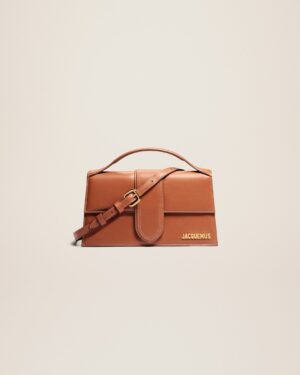 23E213BA007-3072-811_1_main.jpg Jacquemus Le grand Bambino Crossbody flap bag.