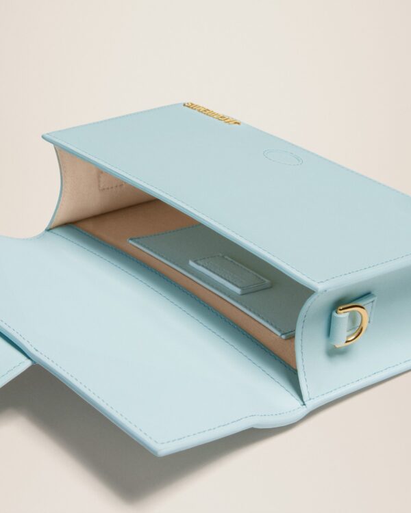 23E213BA007-3088-310_14.jpg Jacquemus Le grand Bambino Crossbody flap bag.