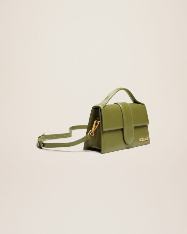 23E213BA007-3100-560_11.jpg Jacquemus Le grand Bambino Crossbody flap bag.