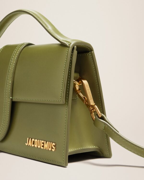 23E213BA007-3100-560_13.jpg Jacquemus Le grand Bambino Crossbody flap bag.