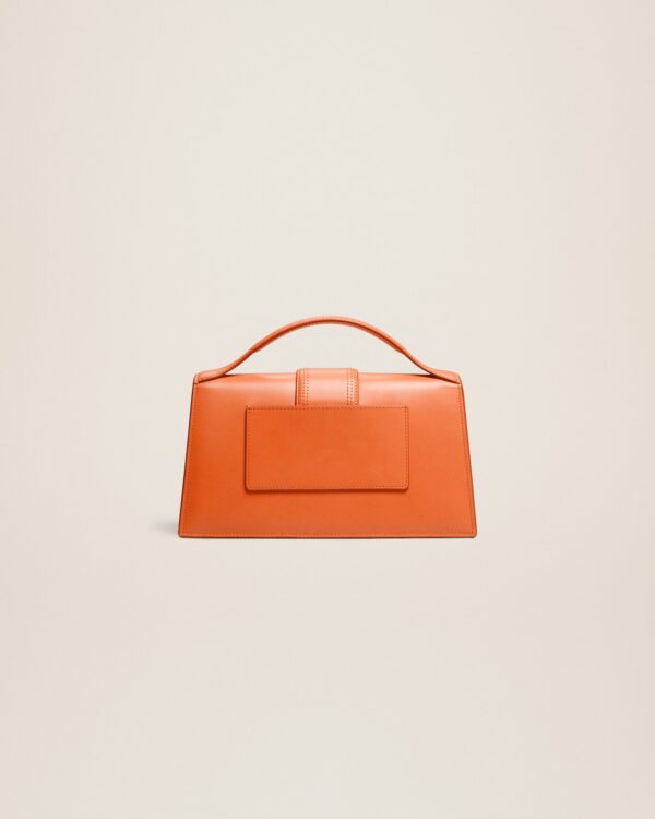 23E213BA007-3100-752_12.jpg Jacquemus Le grand Bambino Crossbody flap bag.