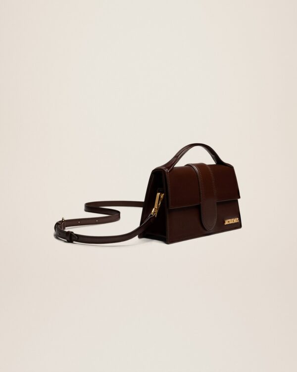 23E213BA007-3100-851_11.jpg Jacquemus Le grand Bambino Crossbody flap bag.
