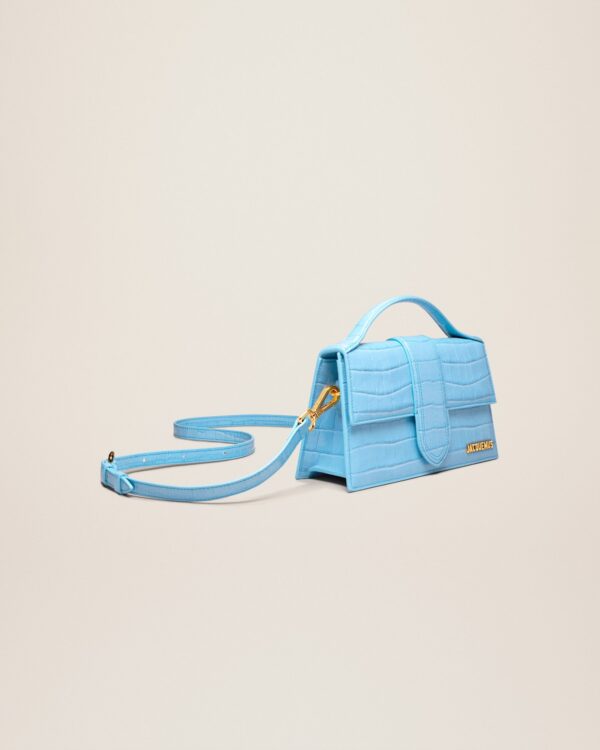 23E213BA007-3101-336_11.jpg Jacquemus Le grand Bambino Crossbody flap bag.