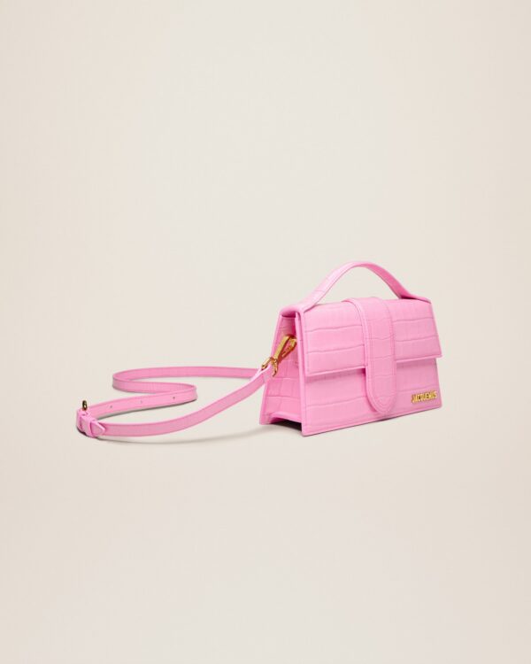 23E213BA007-3101-435_11.jpg Jacquemus Le grand Bambino Crossbody flap bag.