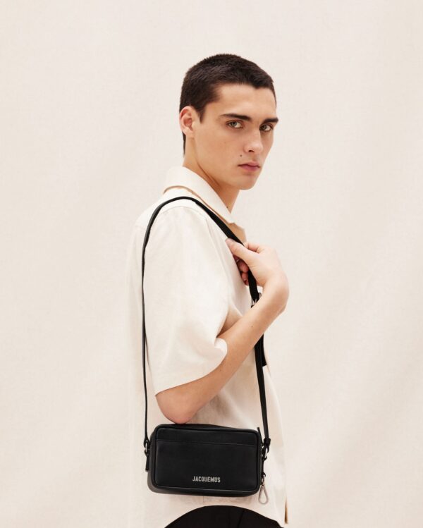 23E213BA102-3060-990_7-scaled-1.jpg Jacquemus Le Baneto Rectangular crossbody bag.