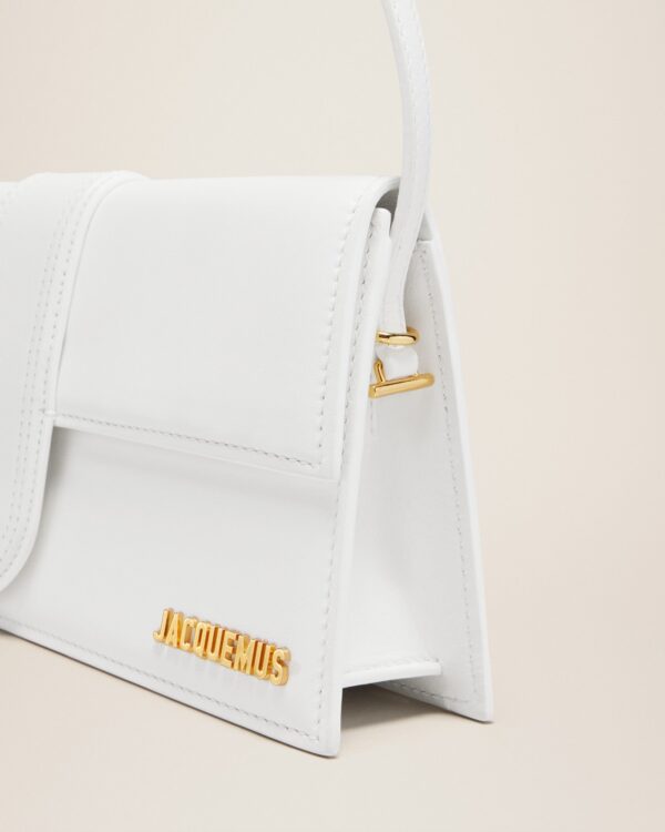 23E221BA013-3060-100_13.jpg Jacquemus Le Bambino long Long flap bag.
