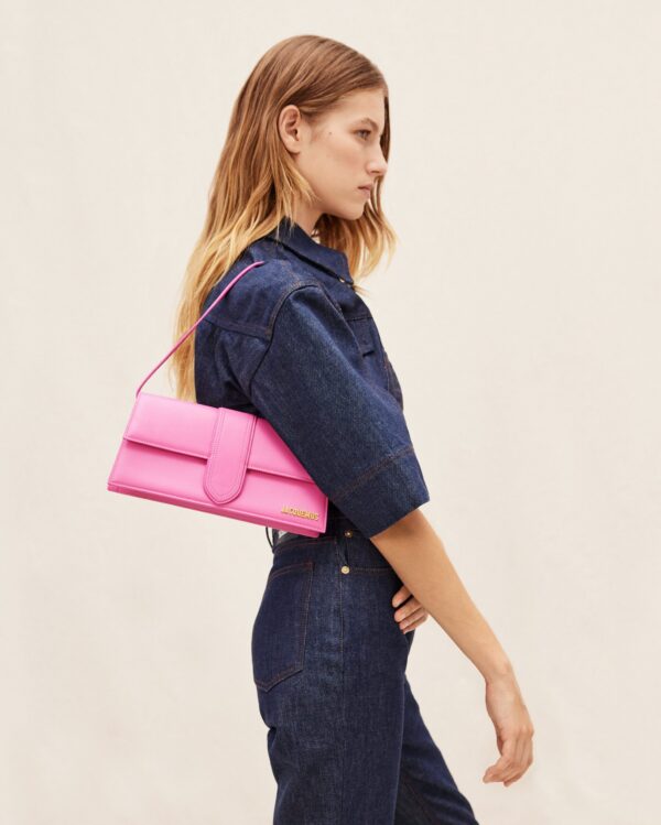 23E221BA013-3060-430_10-scaled-1.jpg Jacquemus Le Bambino long Long flap bag.
