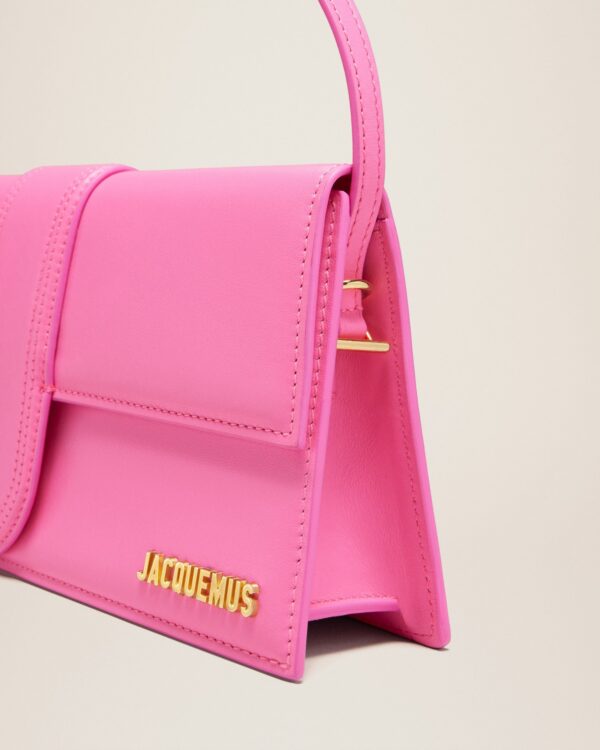 23E221BA013-3060-430_13.jpg Jacquemus Le Bambino long Long flap bag.