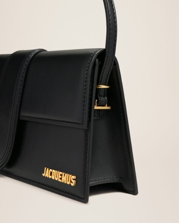 23E221BA013-3060-990_13.jpg Jacquemus Le Bambino long Long flap bag.