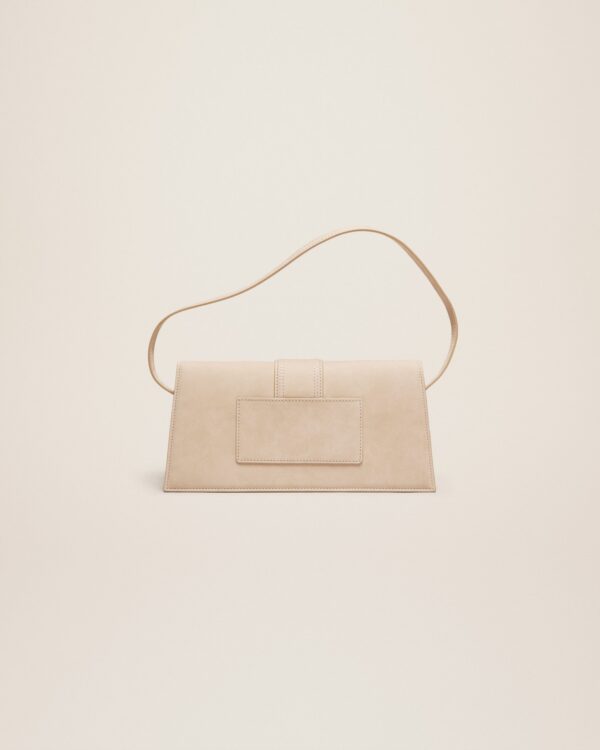 23E221BA013-3066-181_12.jpg Jacquemus Le Bambino long Long flap bag.