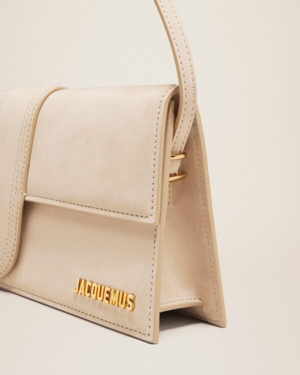 23E221BA013-3066-181_13.jpg Jacquemus Le Bambino long Long flap bag.