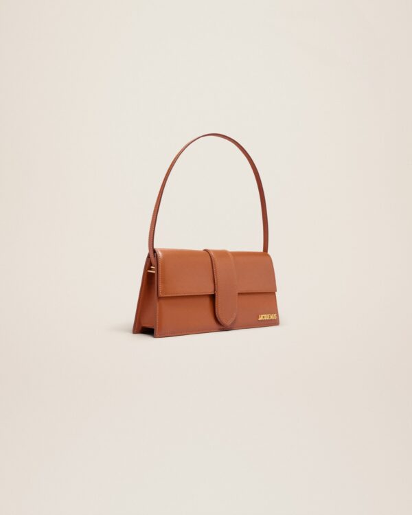 23E221BA013-3072-810_11.jpg Jacquemus Le Bambino long Long flap bag.