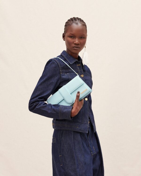23E221BA013-3088-310_10-scaled-1.jpg Jacquemus Le Bambino long Long flap bag.