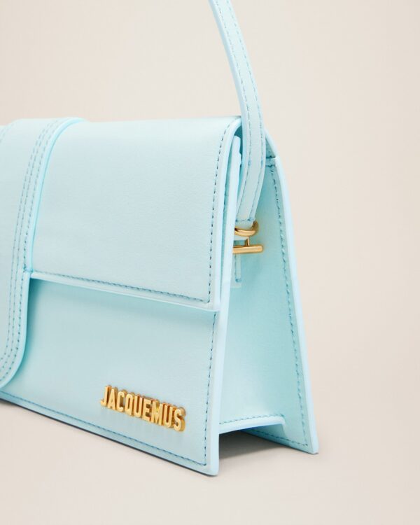 23E221BA013-3088-310_13.jpg Jacquemus Le Bambino long Long flap bag.