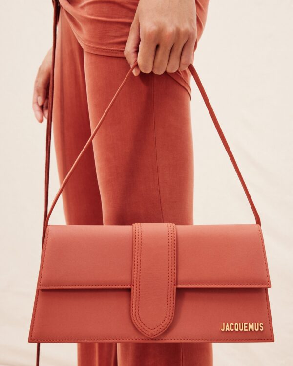 23E221BA013-3088-480_10-scaled-1.jpg Jacquemus Le Bambino long Long flap bag.