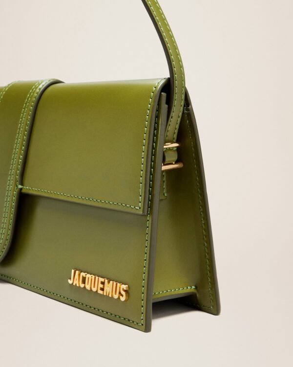 23E221BA013-3100-560_13.jpg Jacquemus Le Bambino long Long flap bag.