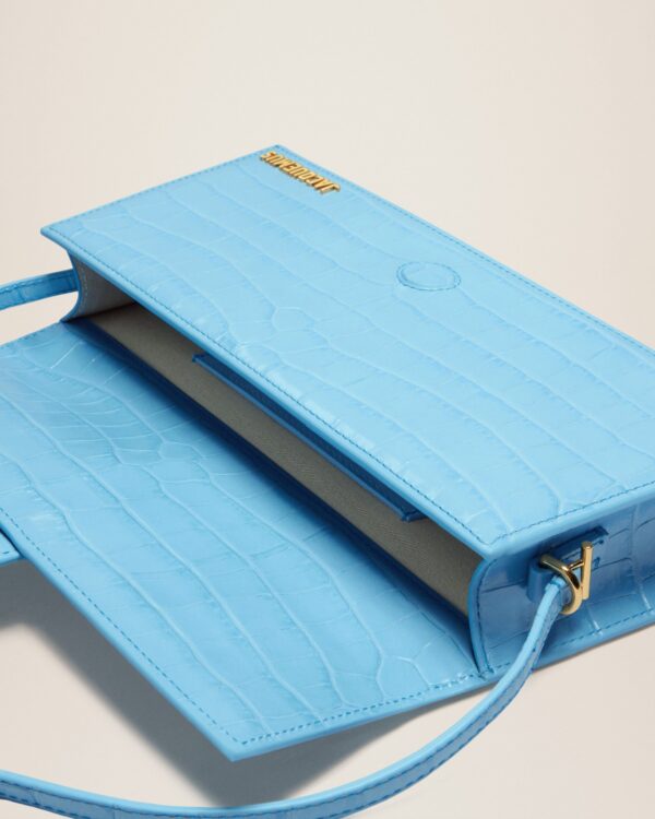 23E221BA013-3101-336_14.jpg Jacquemus Le Bambino long Long flap bag.