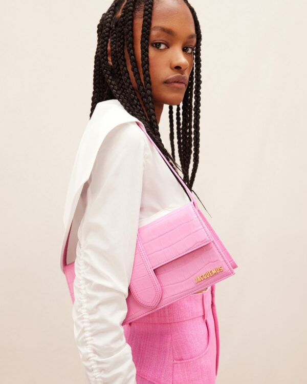 23E221BA013-3101-435_10-scaled-1.jpg Jacquemus Le Bambino long Long flap bag.