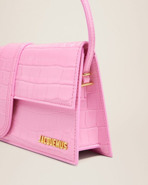 23E221BA013-3101-435_13.jpg Jacquemus Le Bambino long Long flap bag.