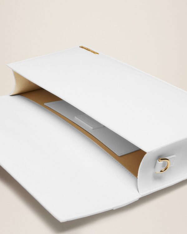 23E221BA014-3060-100_14.jpg Jacquemus Le Bambinou Flap bag.