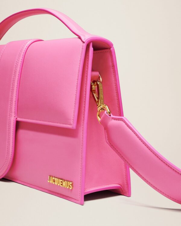 23E221BA014-3060-430_13.jpg Jacquemus Le Bambinou Flap bag.
