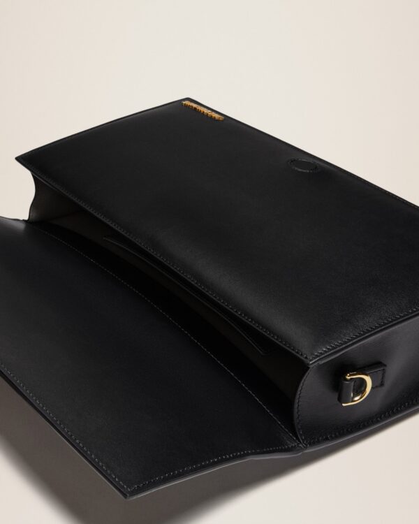23E221BA014-3060-990_14.jpg Jacquemus Le Bambinou Flap bag.