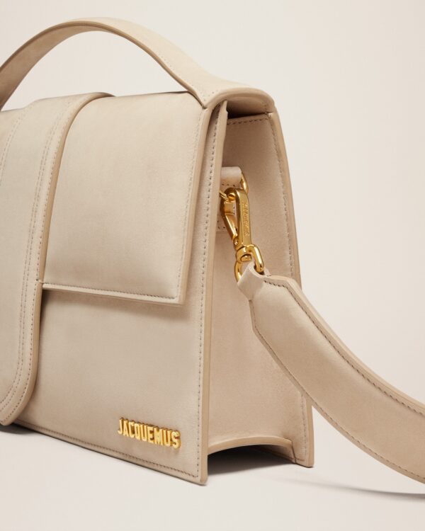 23E221BA014-3066-180_13.jpg Jacquemus Le Bambinou Flap bag.
