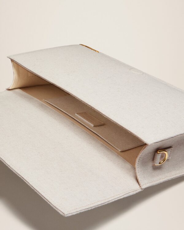23E221BA014-3071-140_14.jpg Jacquemus Le Bambinou Flap bag.