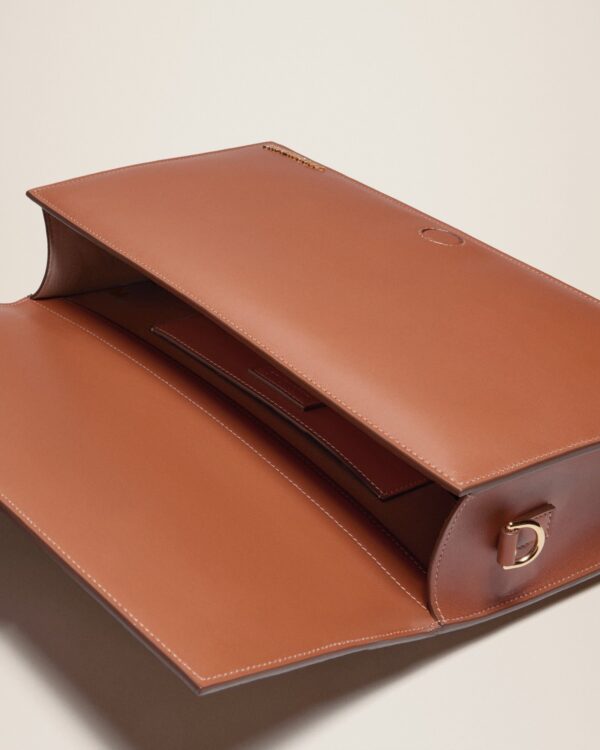 23E221BA014-3072-810_14.jpg Jacquemus Le Bambinou Flap bag.
