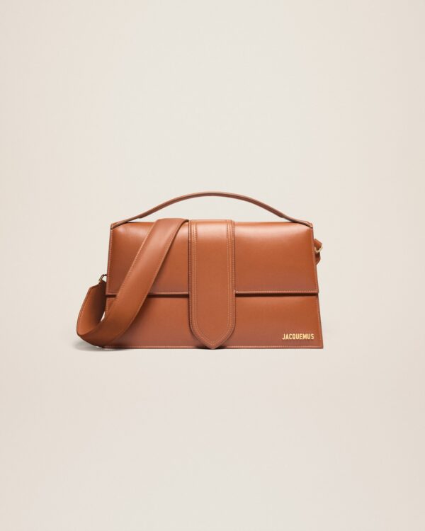 23E221BA014-3072-810_1_main.jpg Jacquemus Le Bambinou Flap bag.