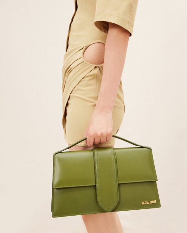 23E221BA014-3100-560_10-scaled-1.jpg Jacquemus Le Bambinou Flap bag.