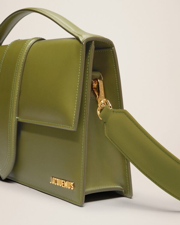 23E221BA014-3100-560_13.jpg Jacquemus Le Bambinou Flap bag.