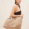 23E225BA023-3029-180_10-scaled-1.jpg Jacquemus Le sac à linge Weekender bag.