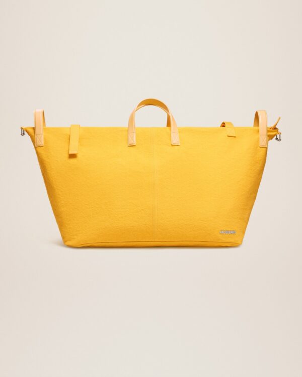 23E225BA023-3105-290_1_main.jpg Jacquemus Le sac à linge Wicker flap bag