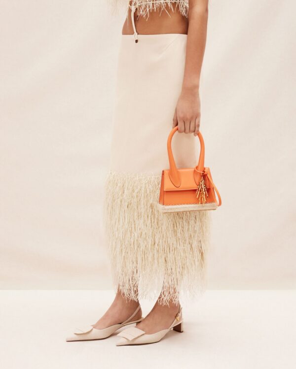 23E231BA046-3100-750_7-scaled-1.jpg Jacquemus Le Chiquito moyen Cordao Espadrille signature handbag.