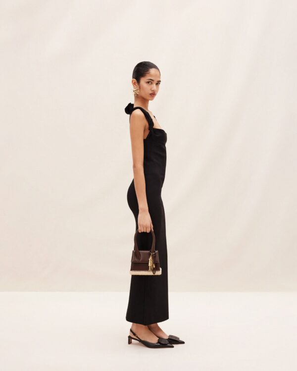 23E231BA046-3100-850_7-scaled-1.jpg Jacquemus Le Chiquito moyen Cordao Espadrille signature handbag.