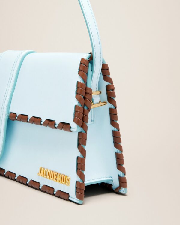 23E231BA049-3108-320_13.jpg Jacquemus Le Bambino long lacet Long laced flap bag.