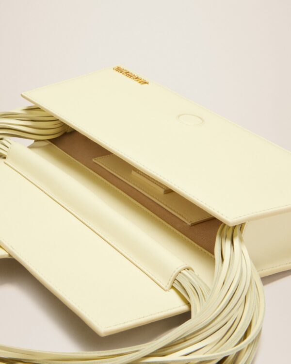 23E231BA051-3108-210_14.jpg Jacquemus Le Bambino long Ficiu Strand strap flap bag.