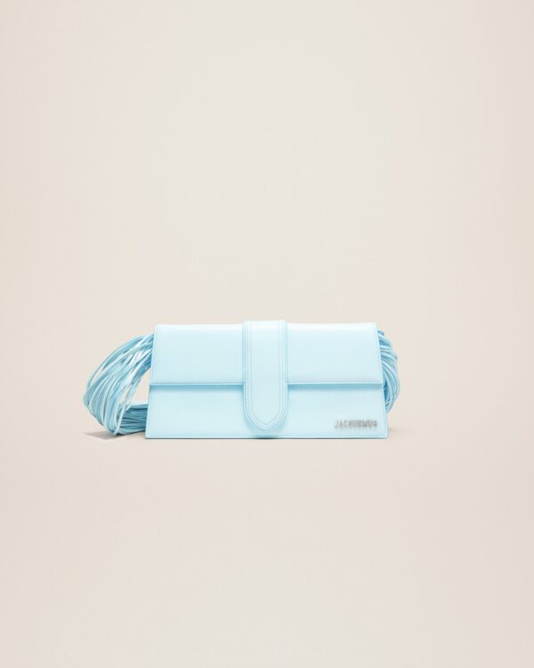 23E231BA051-3108-320_1_main.jpg Jacquemus Le Bambino long Ficiu Strand strap flap bag