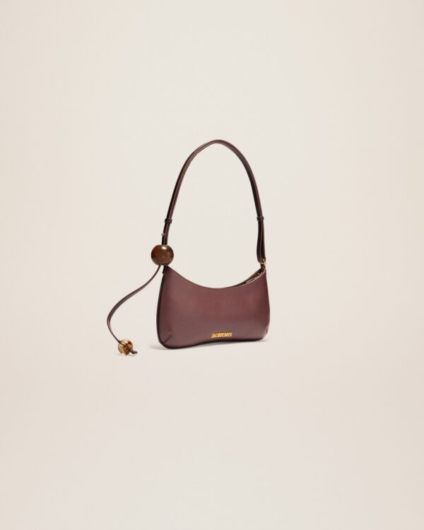 23E231BA057-3000-855_11.jpg Jacquemus Le Bisou Perle Beaded shoulder bag.