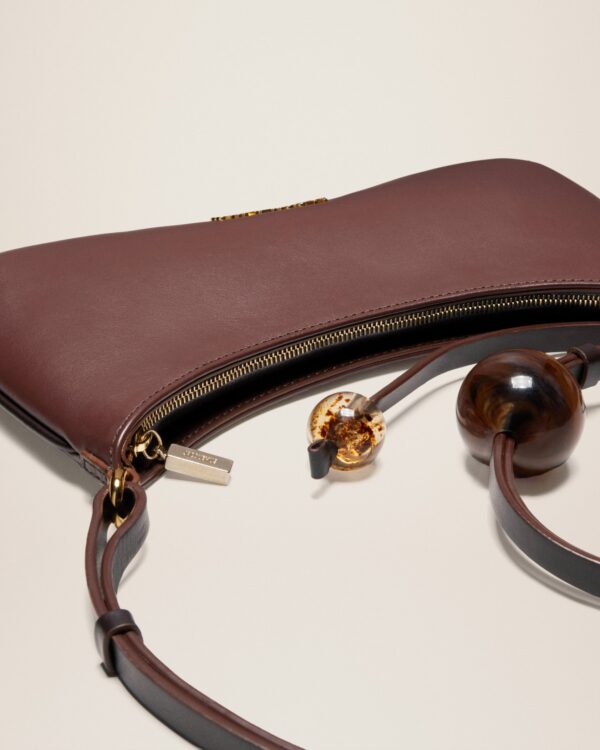 23E231BA057-3000-855_14.jpg Jacquemus Le Bisou Perle Beaded shoulder bag.