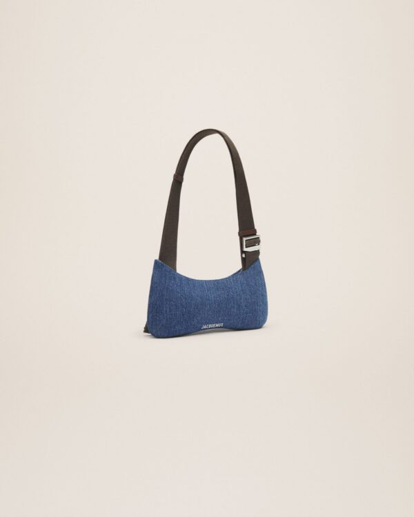 23E231BA060-1389-330_11.jpg Jacquemus Le Bisou Gros Grain Buckled shoulder bag.