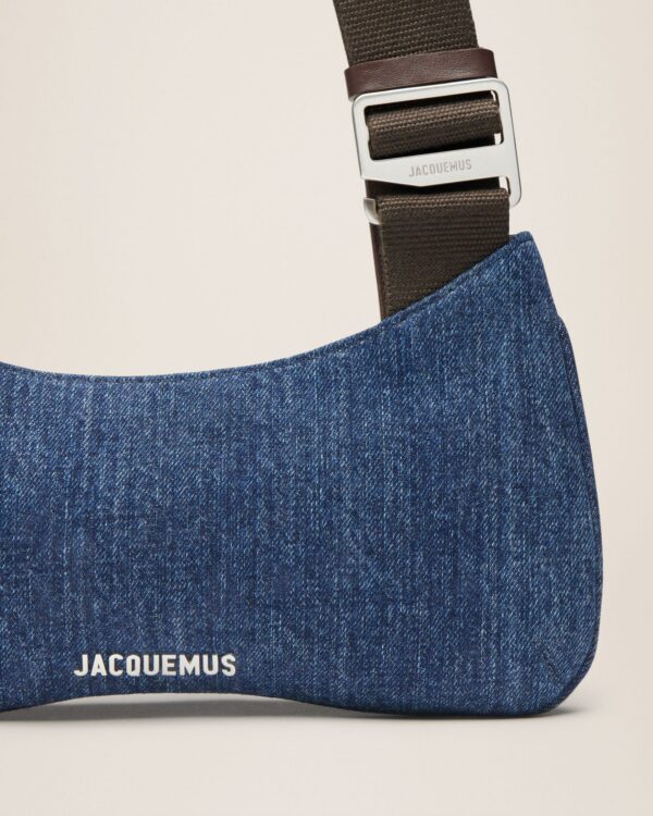23E231BA060-1389-330_13.jpg Jacquemus Le Bisou Gros Grain Buckled shoulder bag.