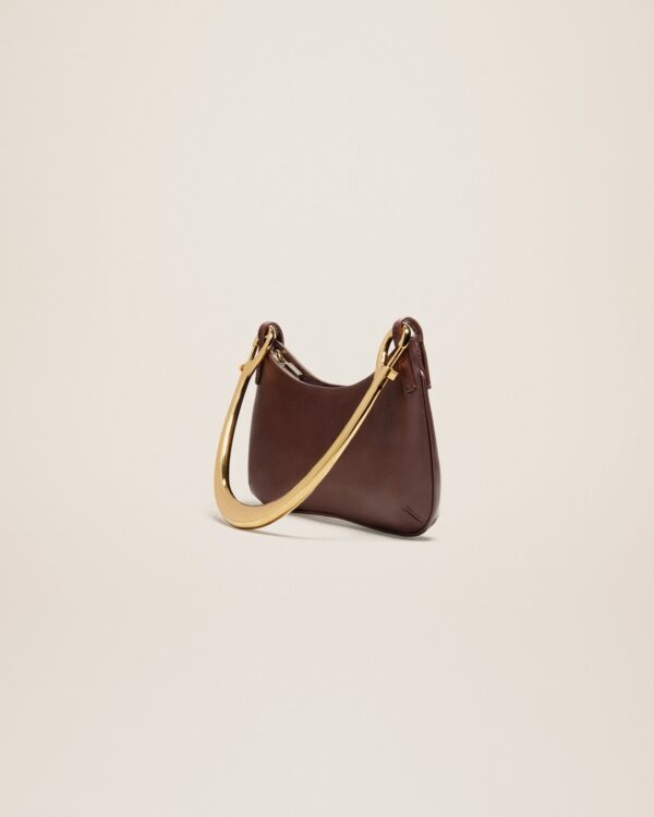 23E231BA063-3108-880_11.jpg Jacquemus Le Bisou mousqueton Carabiner strap shoulder bag.